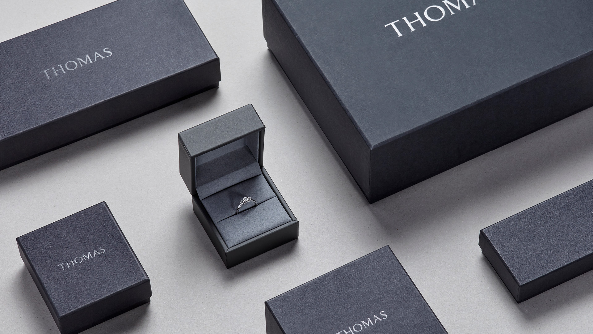 Thomas-Jellewers-Ring-Display-2